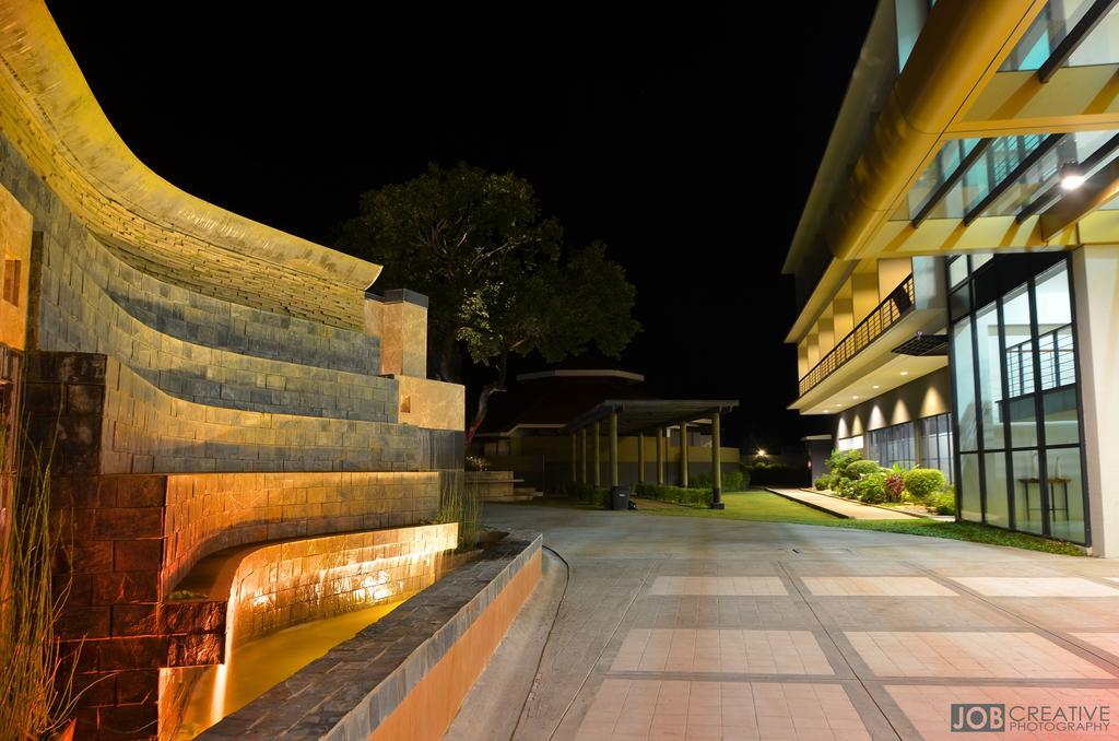 Rivermount Hotel And Resort Sarrat Exterior photo