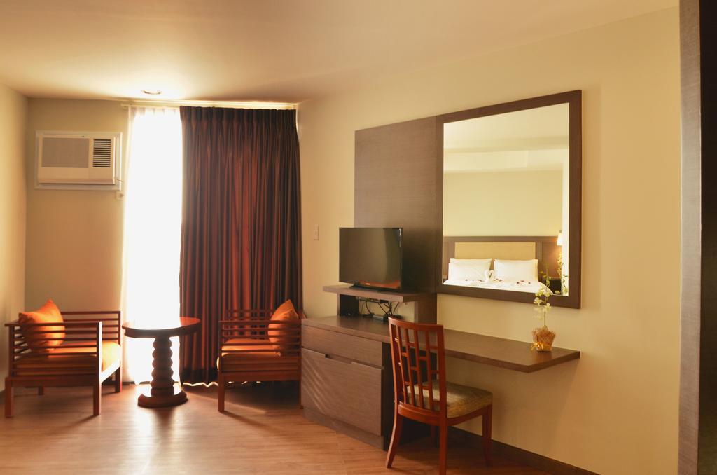 Rivermount Hotel And Resort Sarrat Exterior photo