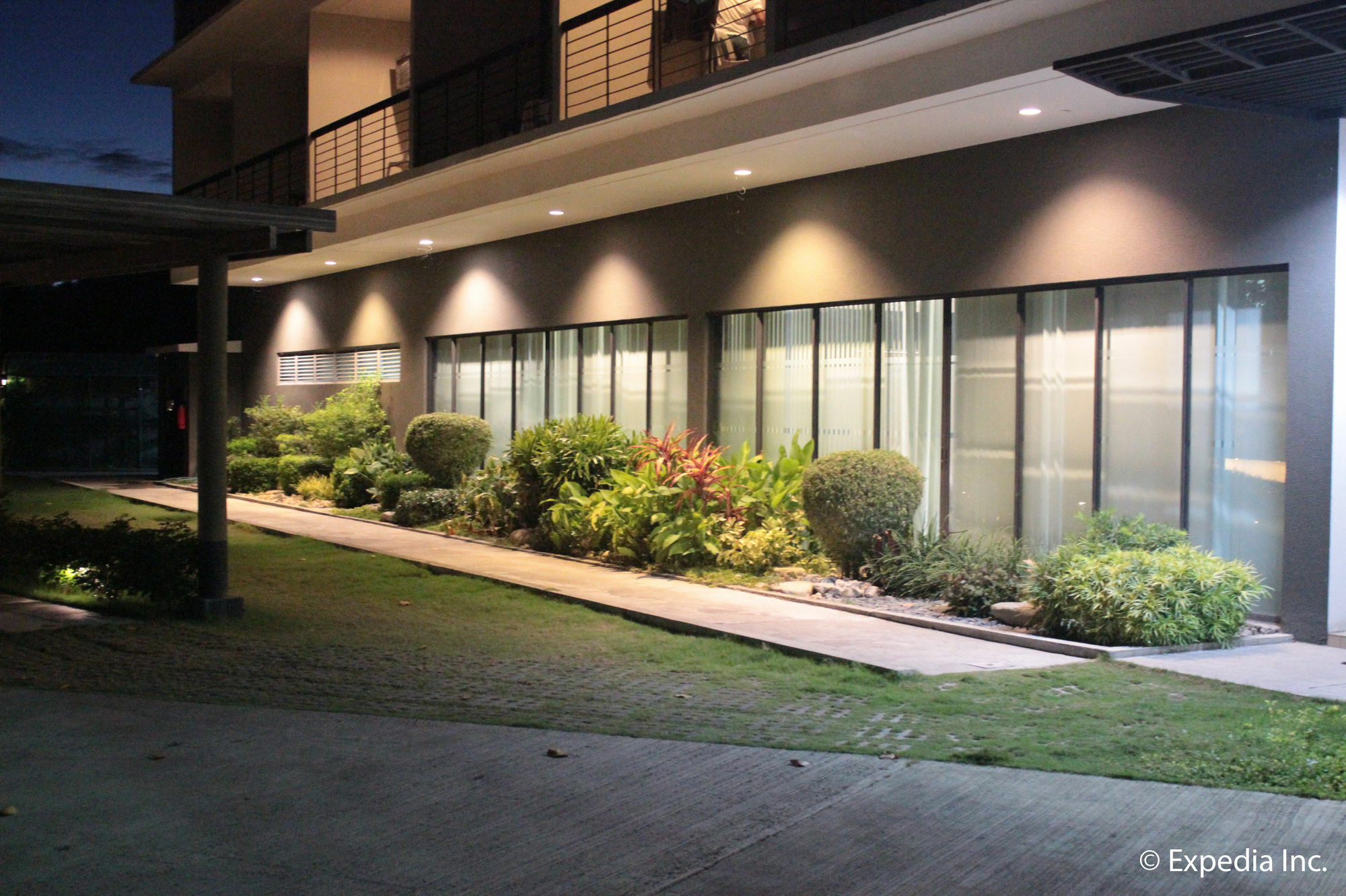 Rivermount Hotel And Resort Sarrat Exterior photo