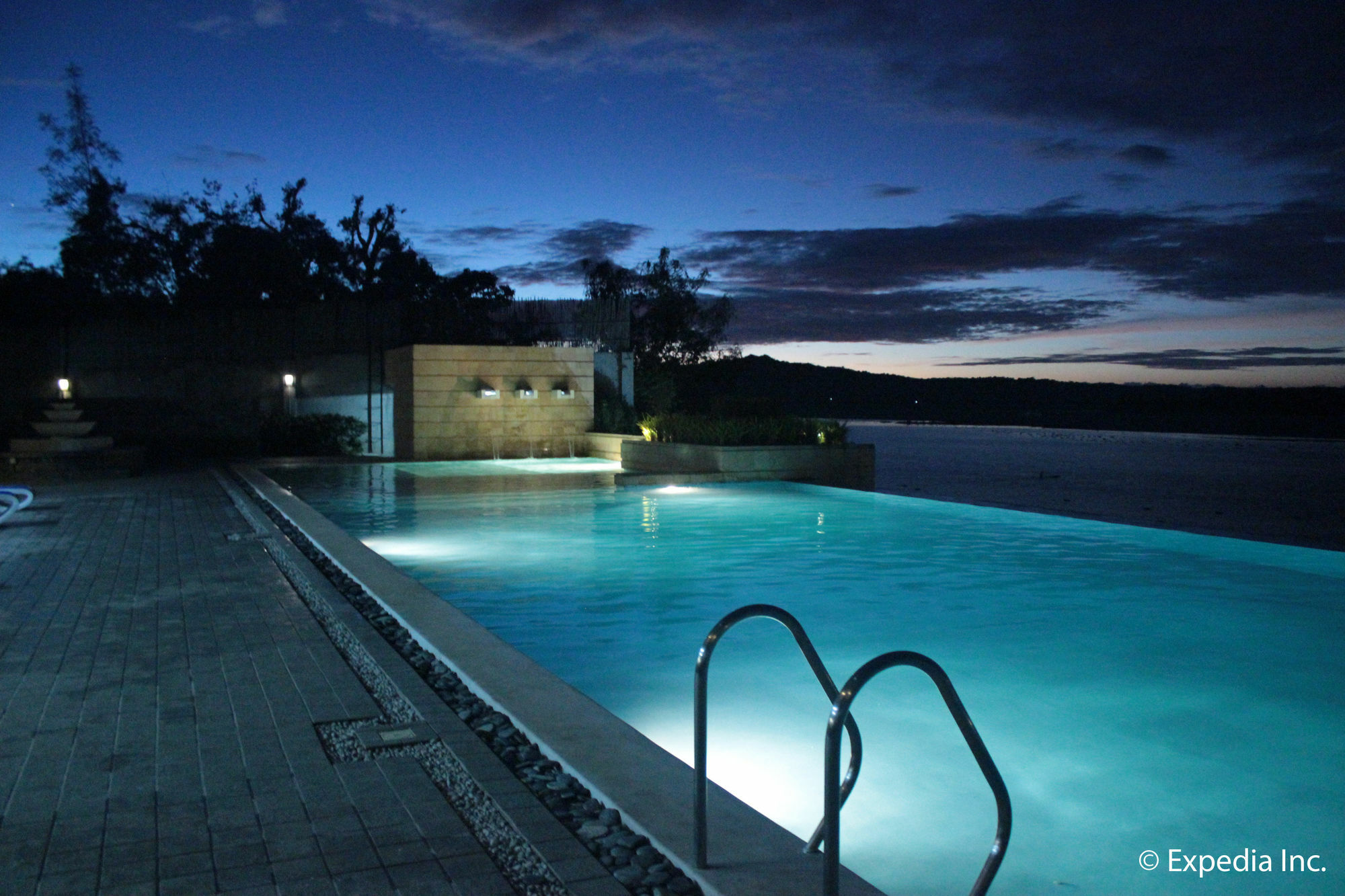 Rivermount Hotel And Resort Sarrat Exterior photo