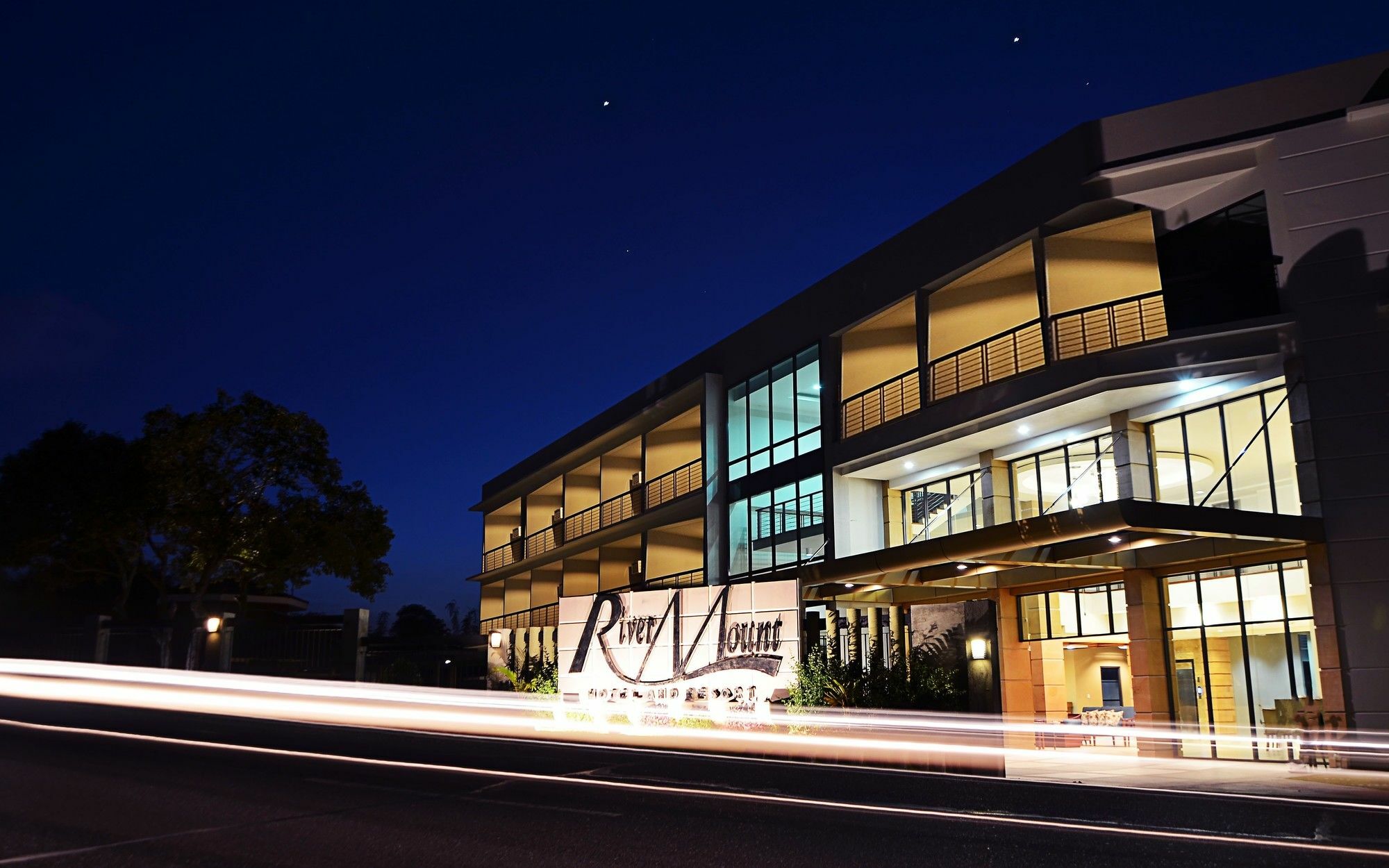 Rivermount Hotel And Resort Sarrat Exterior photo