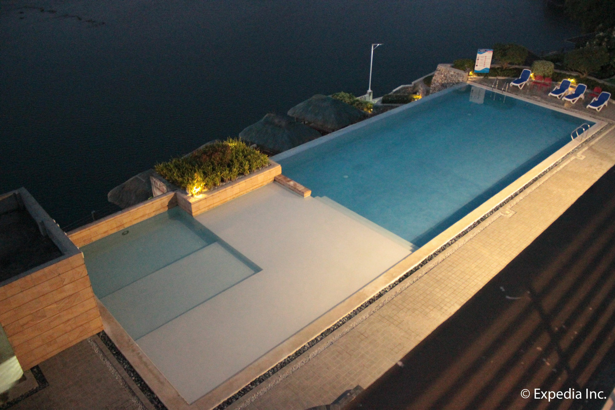 Rivermount Hotel And Resort Sarrat Exterior photo